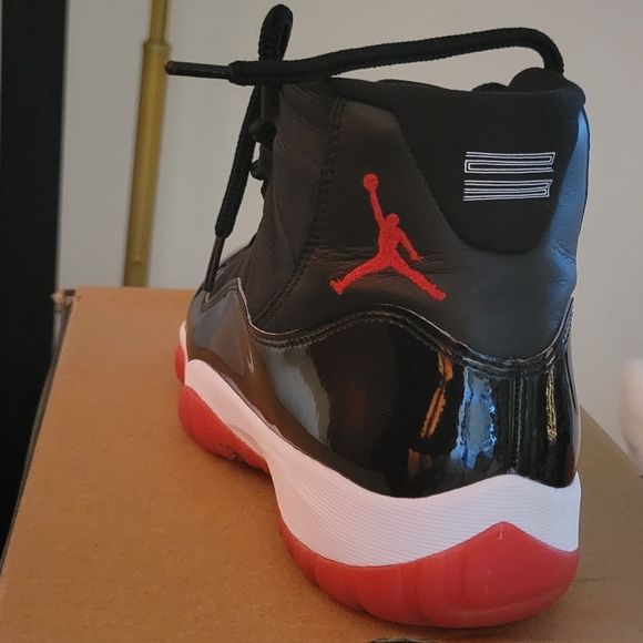 Sneakers - Picture 2 of 5